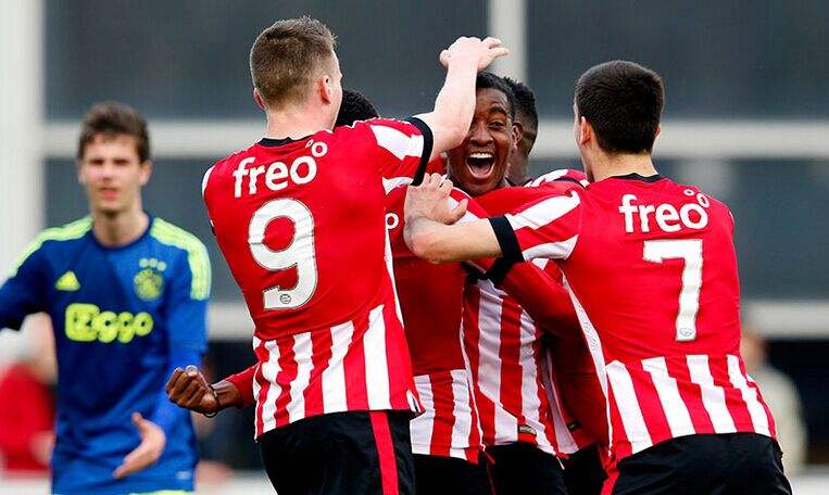 荷甲倒计时，托特纳姆今晨止住颓势，细节引发关注，媒体盛赞，赛季目标并未改变的简单介绍