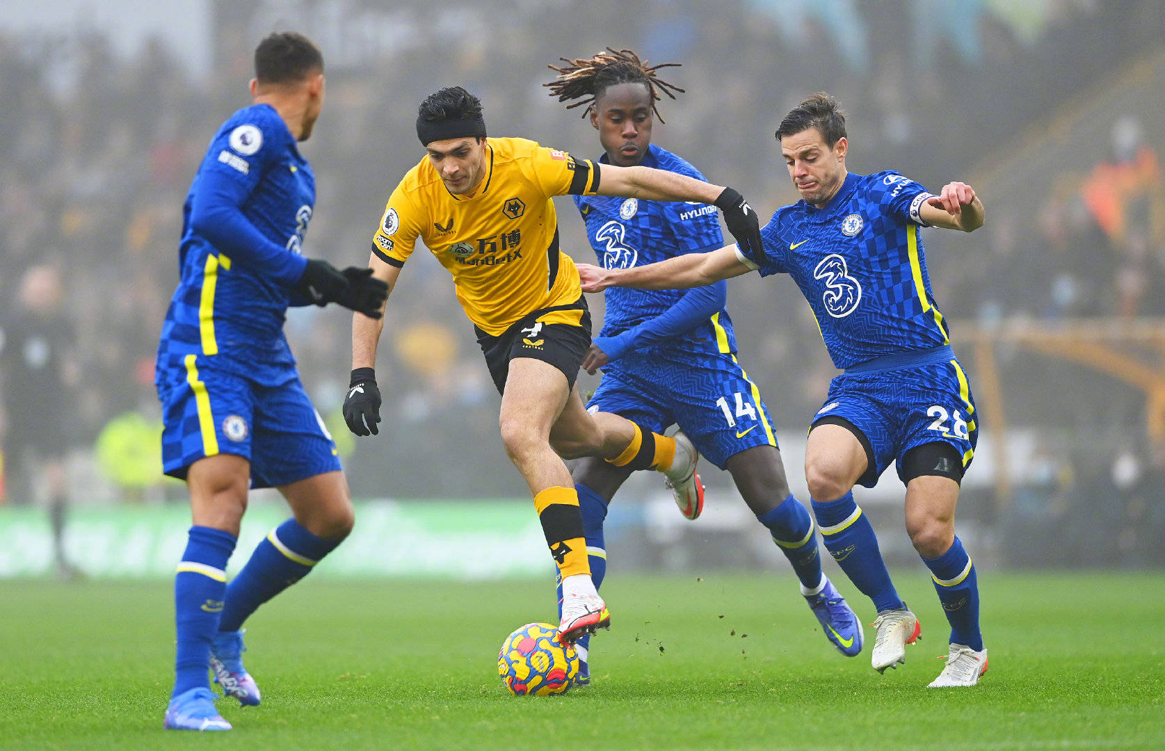 包含今晚上海海港调整名单以备英超，门线救险环节打磨，压力陡增，医务组通报恢复的词条