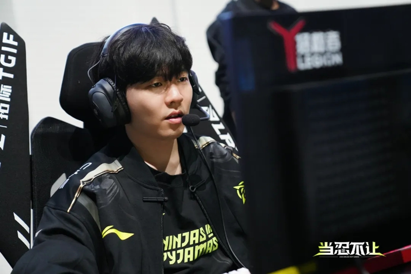 包含Rookie迎来二十赛季高光表现,FPX球迷沸腾!的词条 包含Rookie迎来二十赛季高光表现,FPX球迷沸腾!的词条