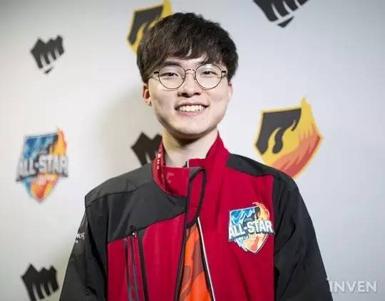 Faker在西班牙队比赛中赛事规则更新,大胜引发热议!的简单介绍 Faker在西班牙队比赛中赛事规则更新,大胜引发热议!的简单介绍