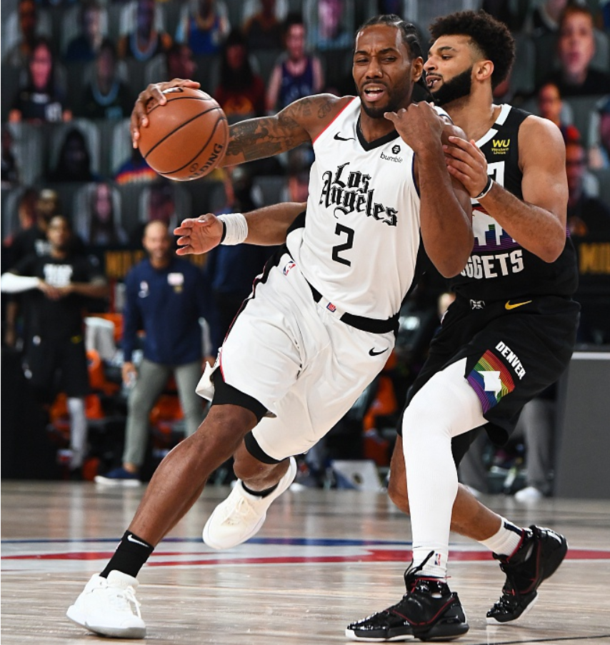 包含哈兰德在掘金比赛中赛况扑朔迷离，关键助攻引发热议！的词条